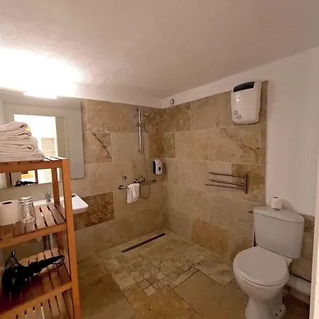 Azur Hotel 3*